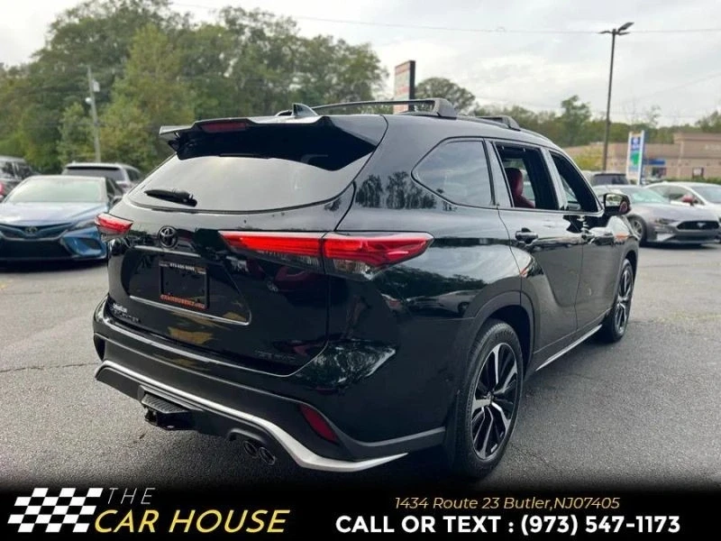 2022 Toyota Highlander - Image 11 of 12