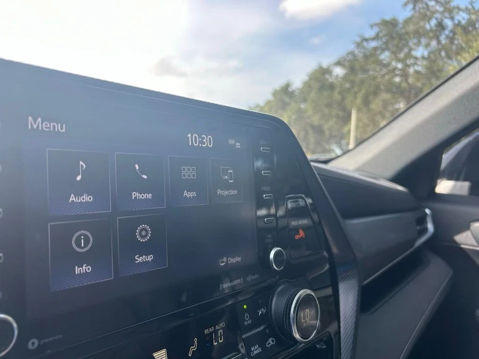 2022 Toyota Highlander - Image 11 of 12