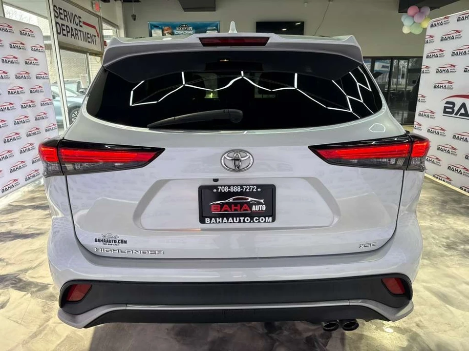 2022 Toyota Highlander - Image 9 of 31