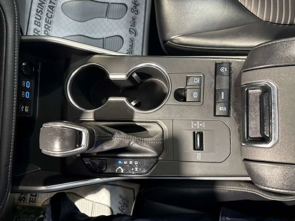 2022 Toyota Highlander - Image 18 of 31