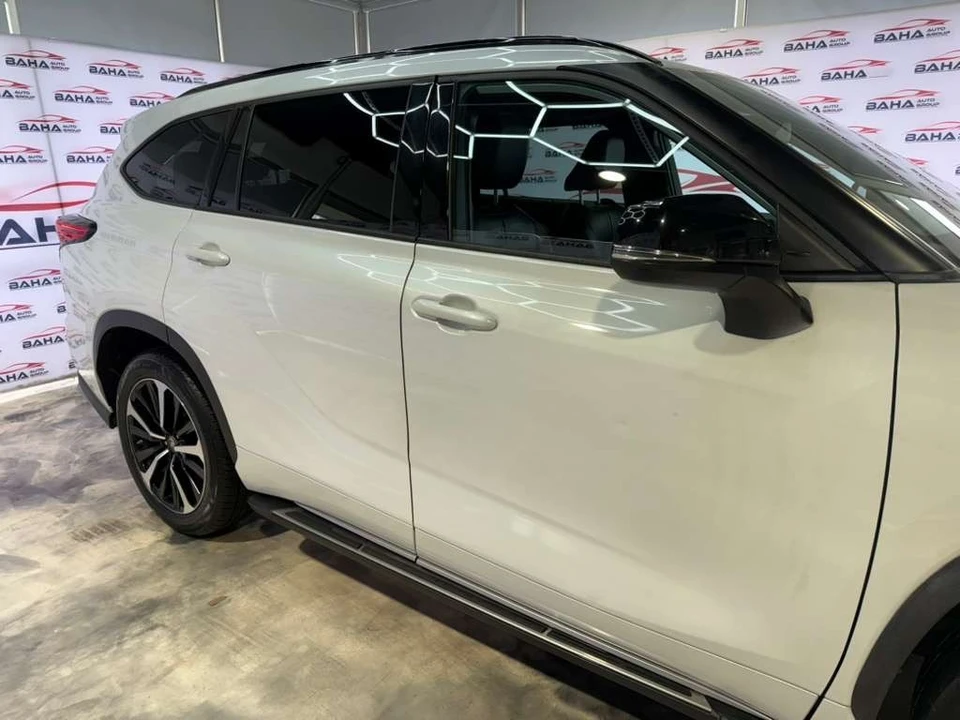 2022 Toyota Highlander - Image 7 of 31