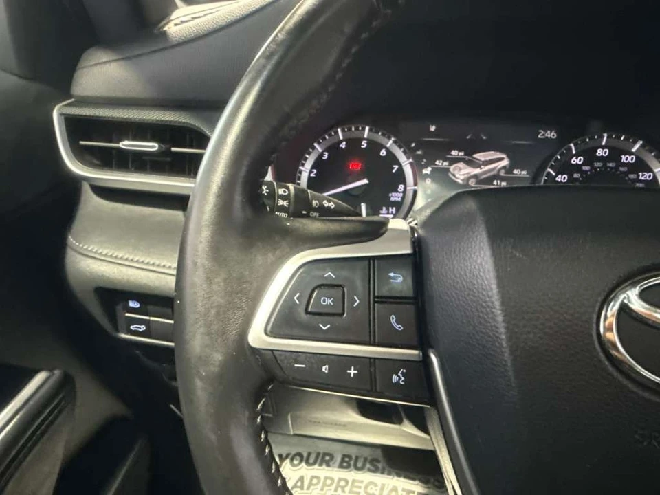 2022 Toyota Highlander - Image 13 of 31