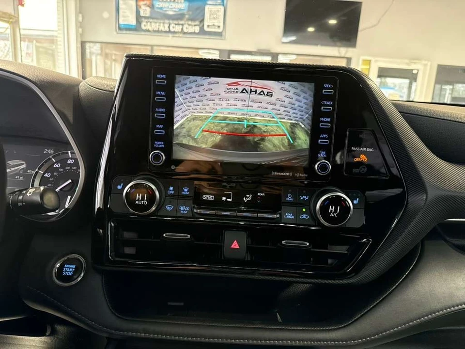 2022 Toyota Highlander - Image 17 of 31