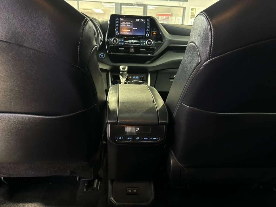 2022 Toyota Highlander - Image 22 of 31