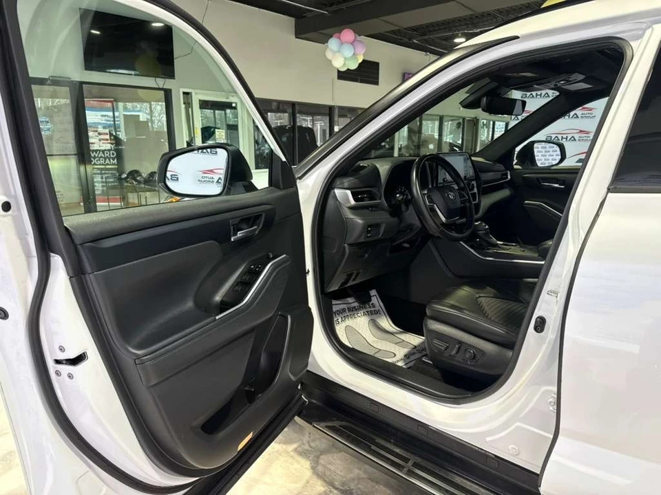 2022 Toyota Highlander - Image 29 of 31