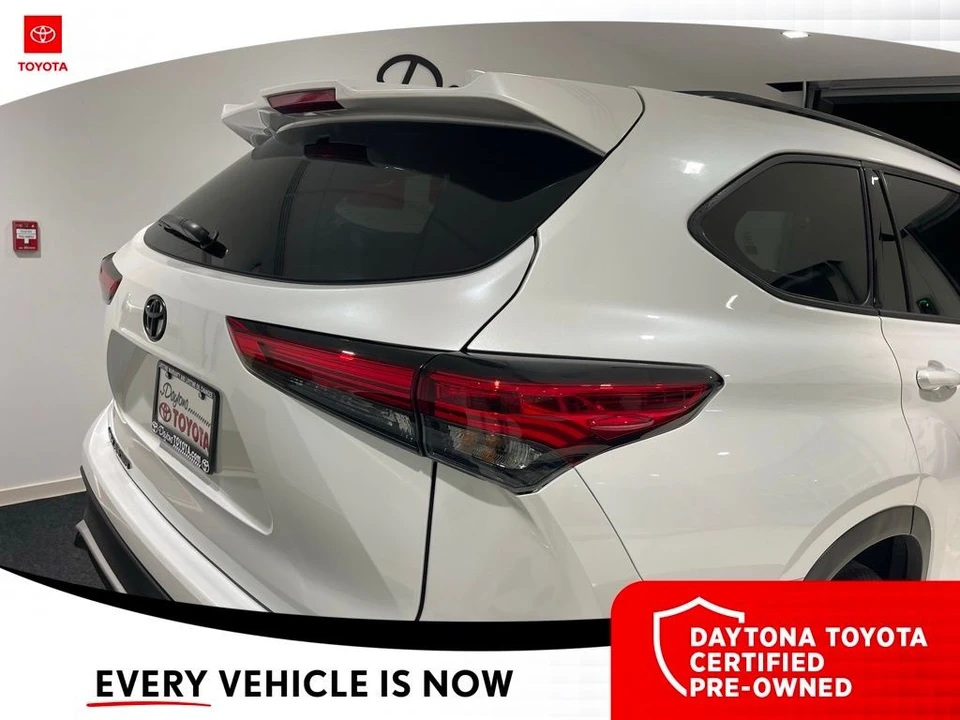 2022 Toyota Highlander - Image 9 of 12
