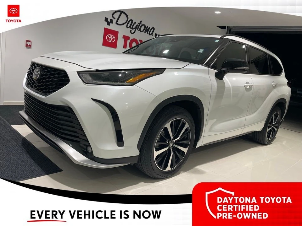 2022 Toyota Highlander - Image 11 of 12