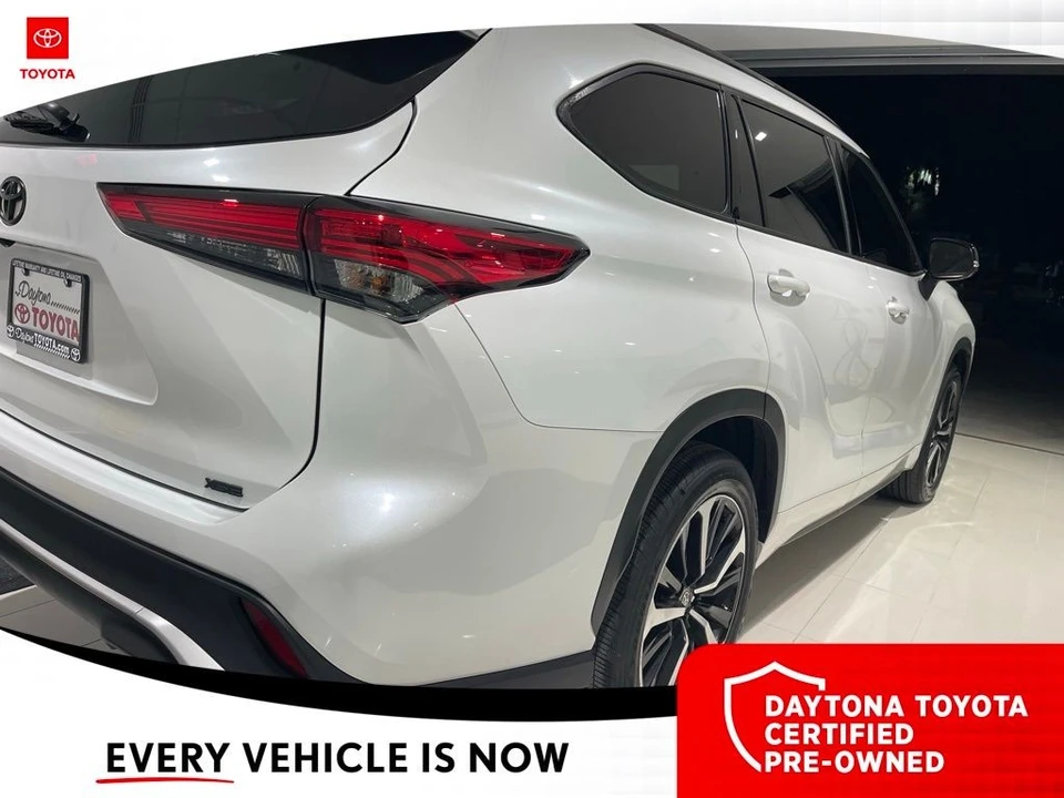 2022 Toyota Highlander - Image 8 of 12
