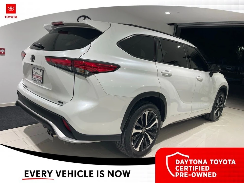 2022 Toyota Highlander - Image 7 of 12