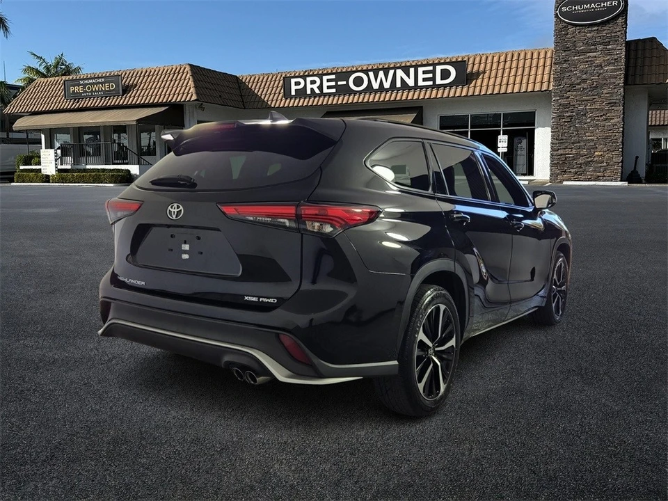2022 Toyota Highlander - Image 7 of 12