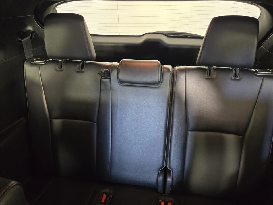 2022 Toyota Highlander - Image 16 of 21