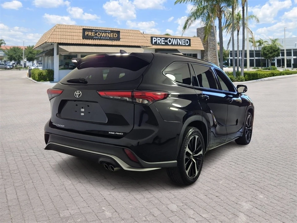 2022 Toyota Highlander - Image 7 of 12