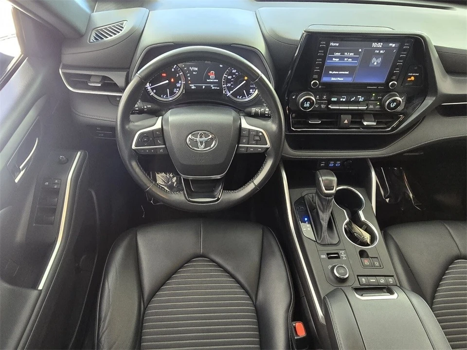 2022 Toyota Highlander - Image 18 of 21