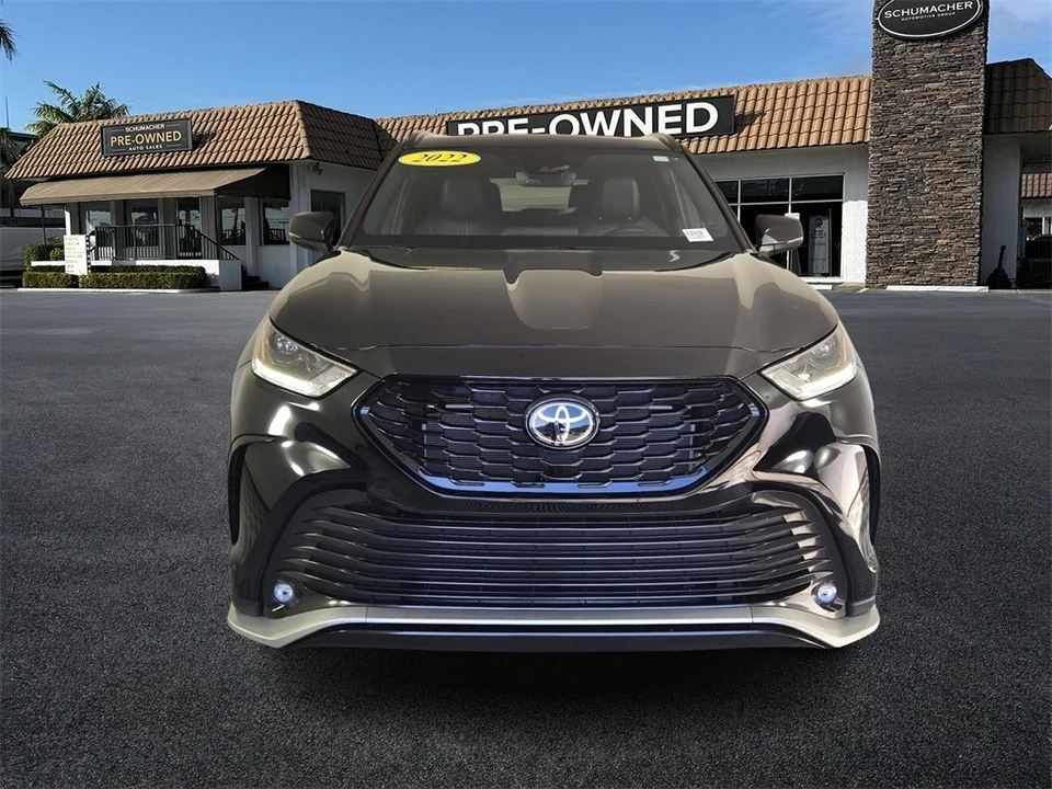 2022 Toyota Highlander - Image 2 of 12