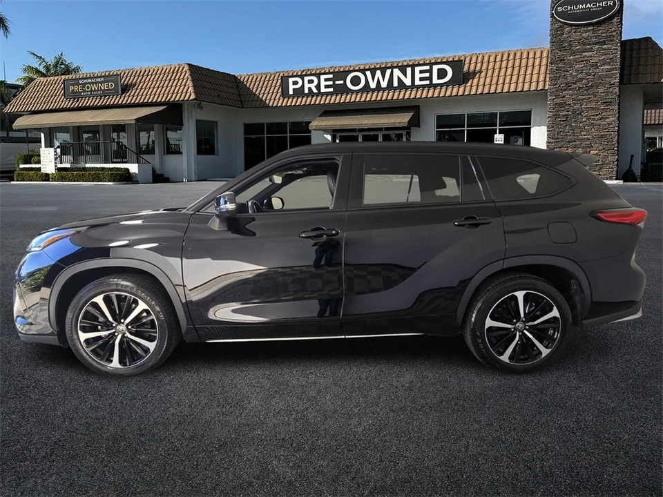 2022 Toyota Highlander - Image 4 of 12