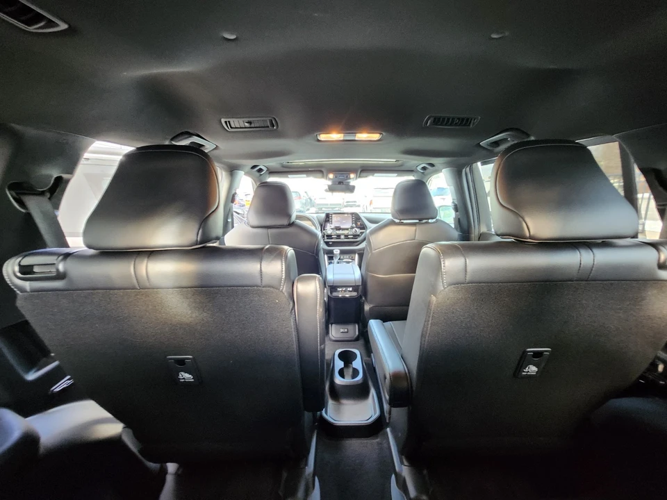 2022 Toyota Highlander - Image 14 of 21