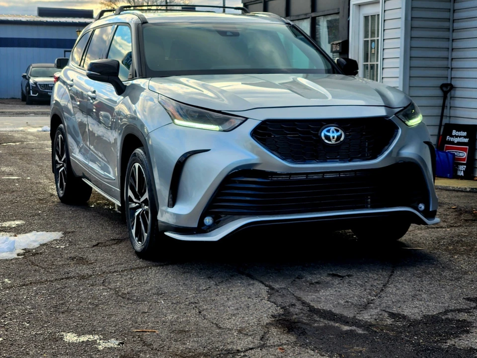2022 Toyota Highlander - Image 3 of 21