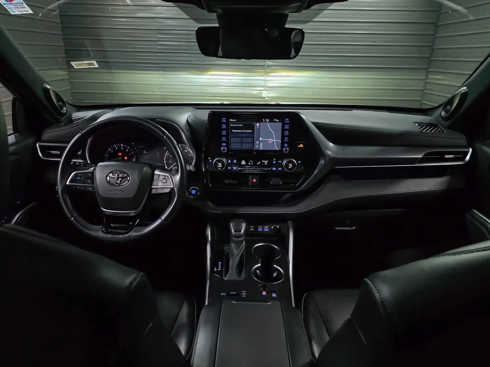 2022 Toyota Highlander - Image 11 of 21