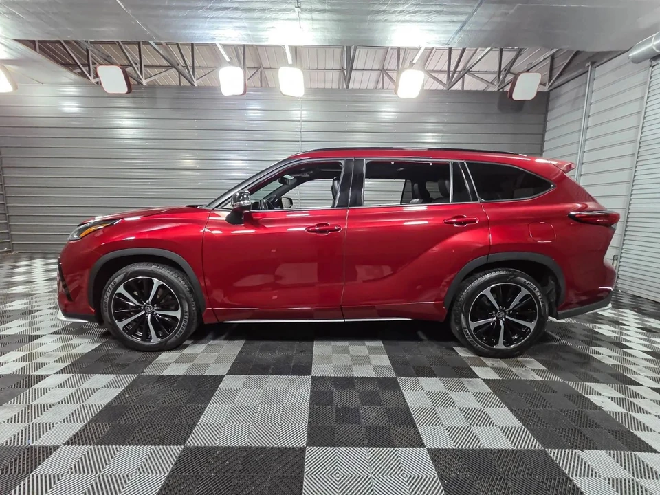 2022 Toyota Highlander - Image 8 of 21