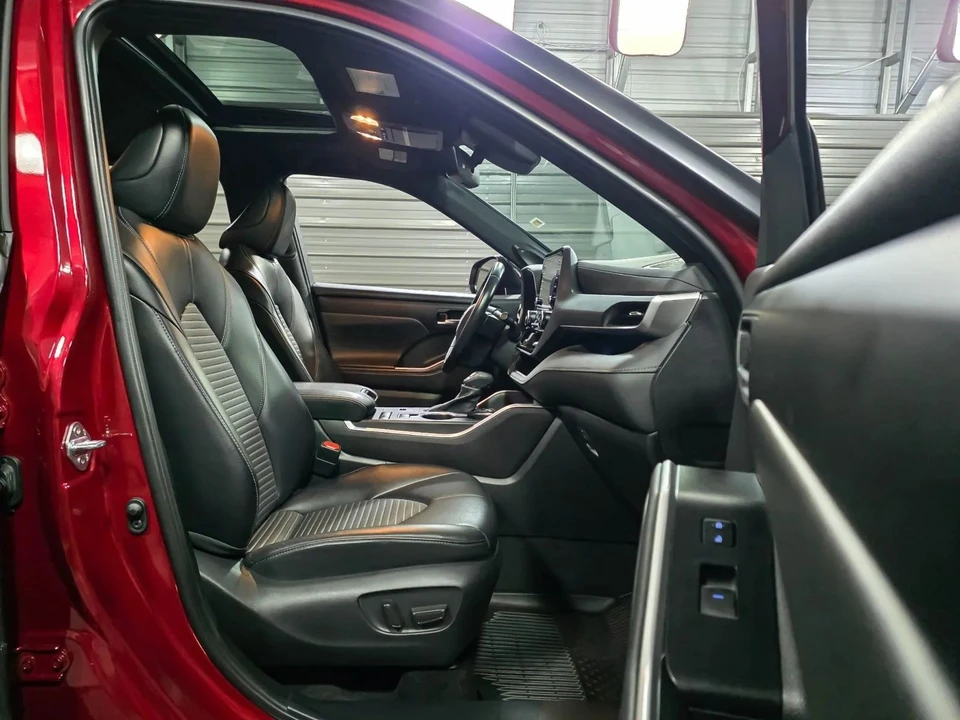 2022 Toyota Highlander - Image 14 of 21