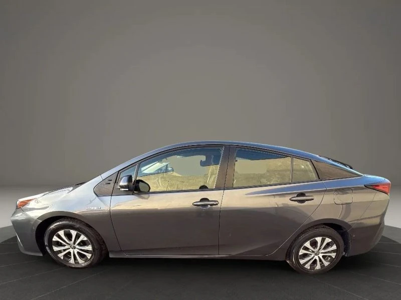 2022 Toyota Prius 5th Gen - Image 8 of 12