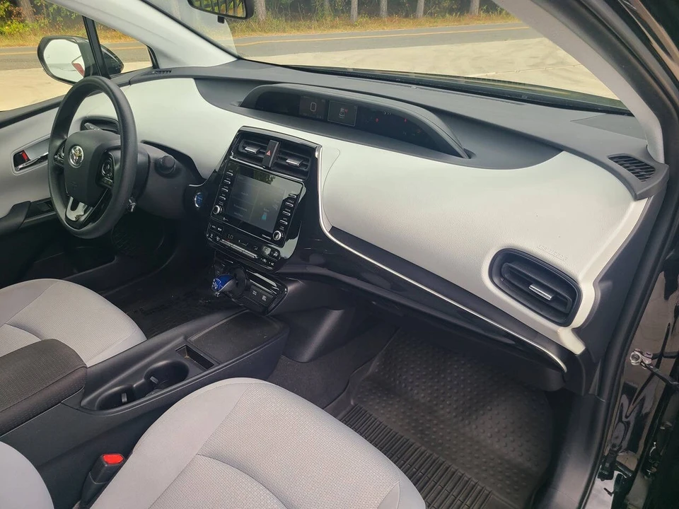 2022 Toyota Prius 4th Gen - Image 18 of 21