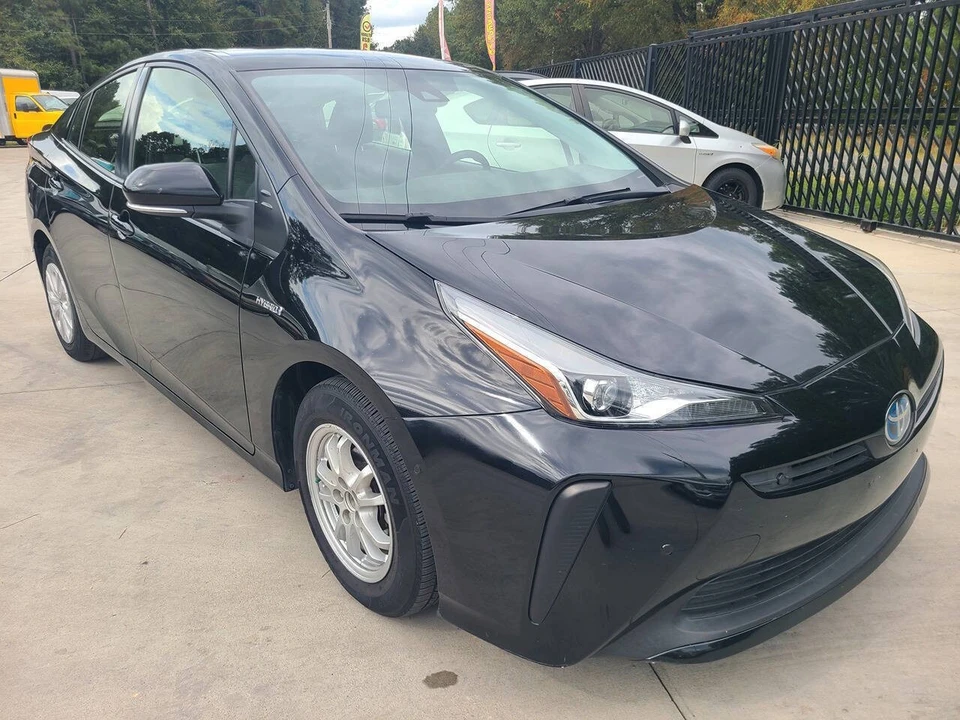 2022 Toyota Prius 4th Gen - Image 8 of 21
