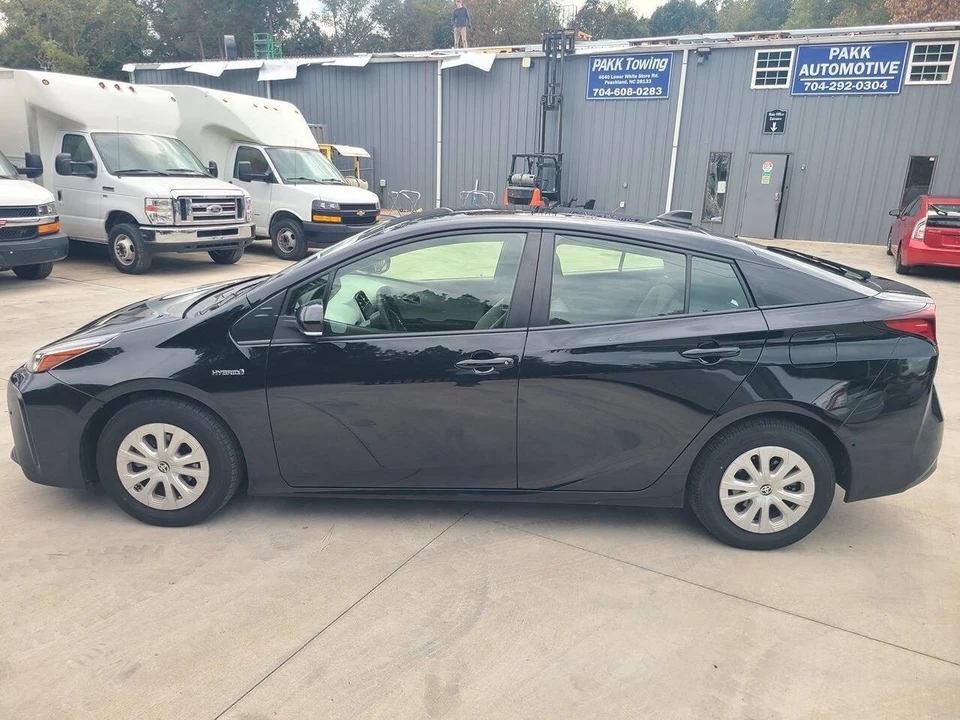 2022 Toyota Prius 4th Gen - Image 3 of 21