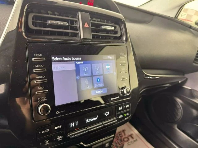 2022 Toyota Prius 4th Gen - Image 18 of 21