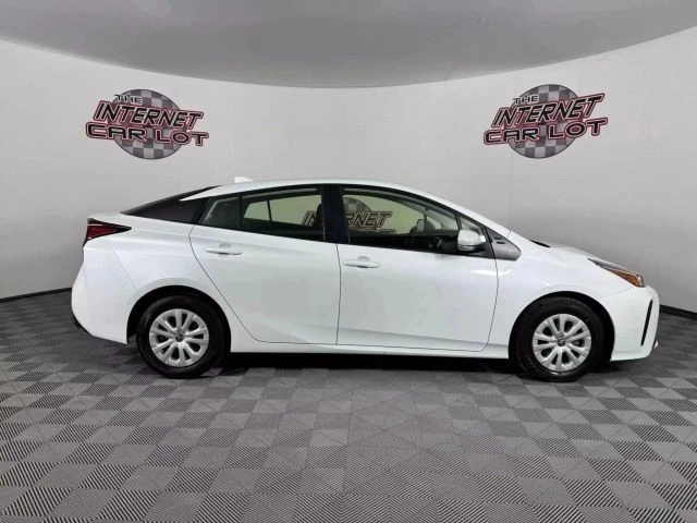 2022 Toyota Prius 5th Gen - Image 8 of 12