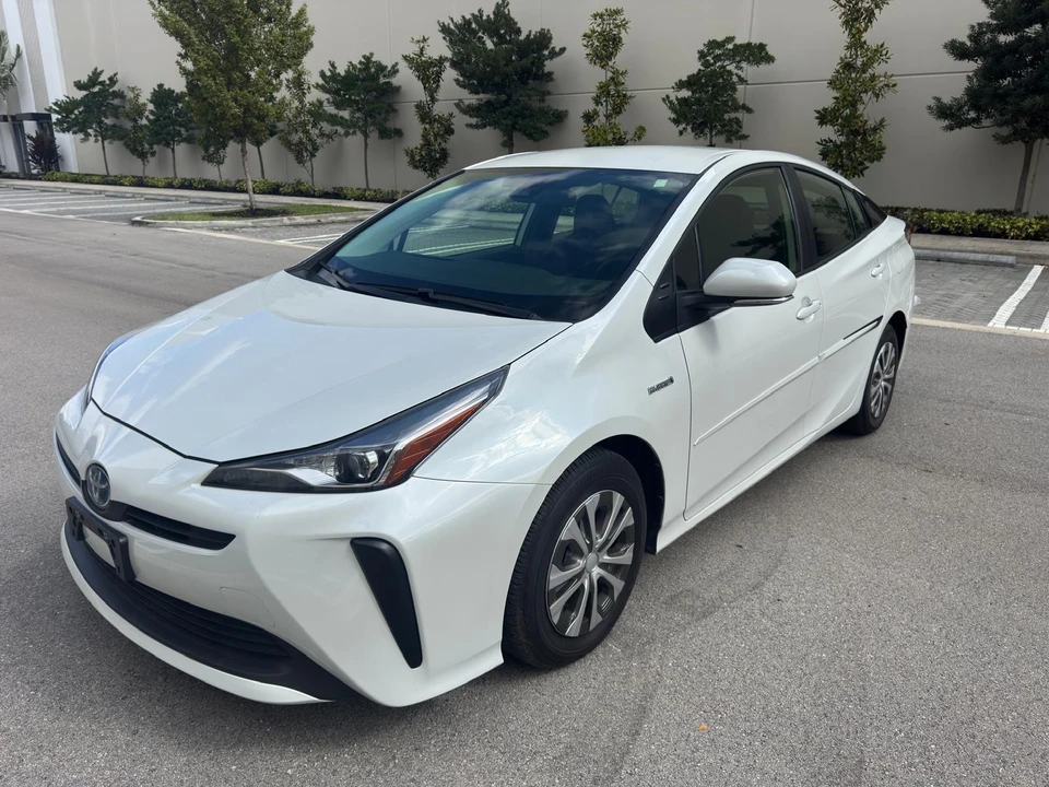 2022 Toyota Prius 4th Gen - Image 4 of 21