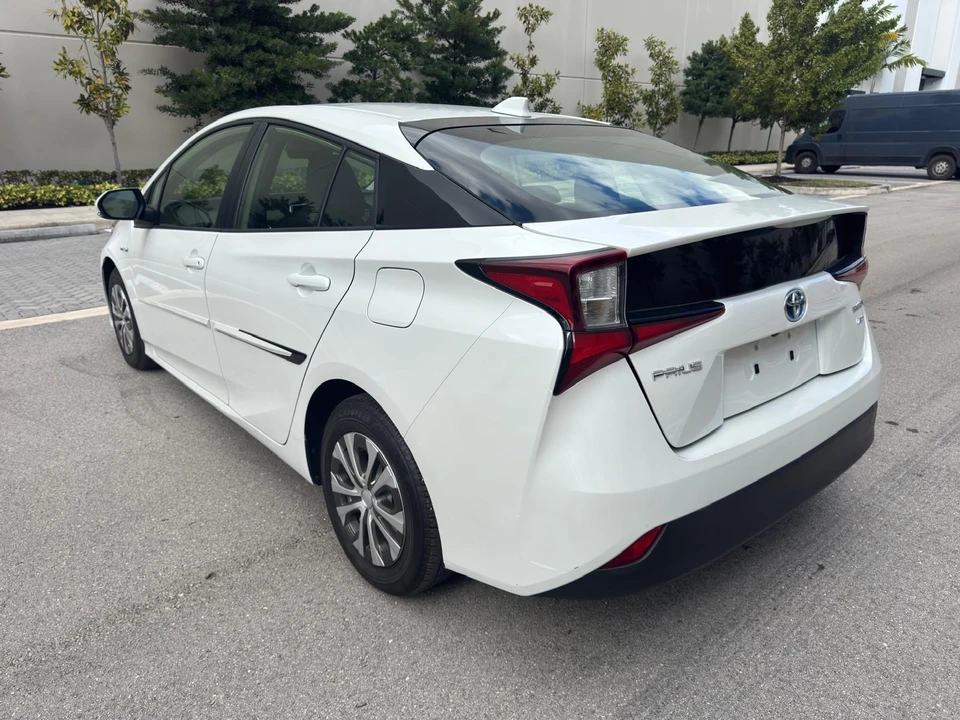 2022 Toyota Prius 4th Gen - Image 7 of 21