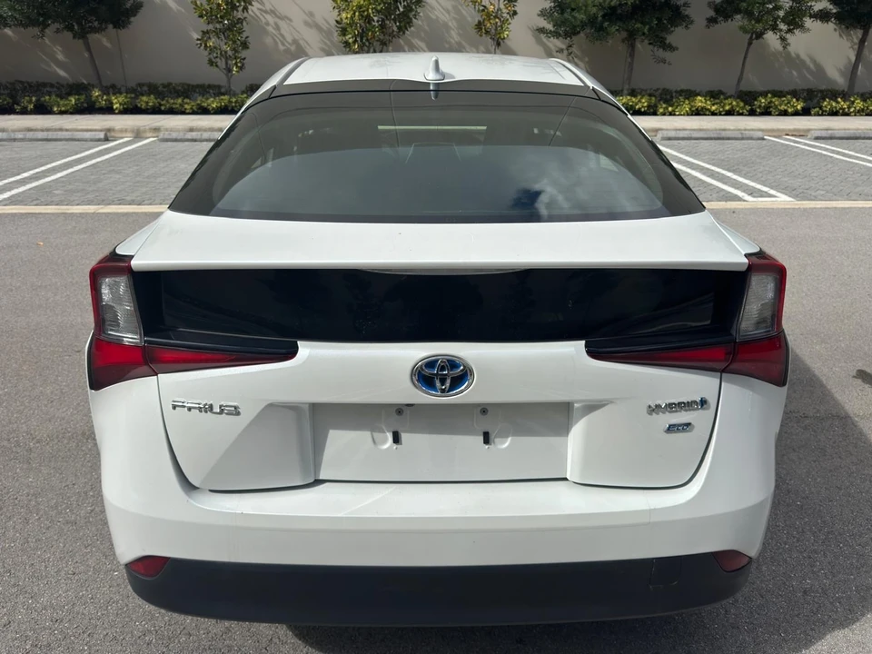 2022 Toyota Prius 4th Gen - Image 8 of 21