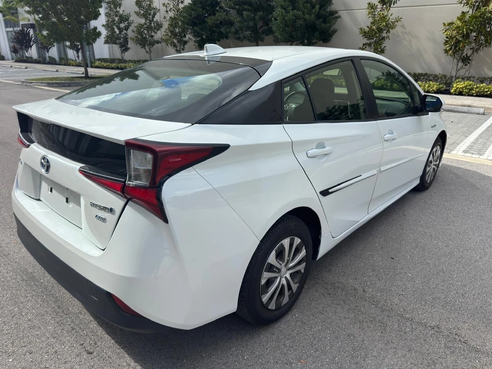 2022 Toyota Prius 4th Gen - Image 6 of 21