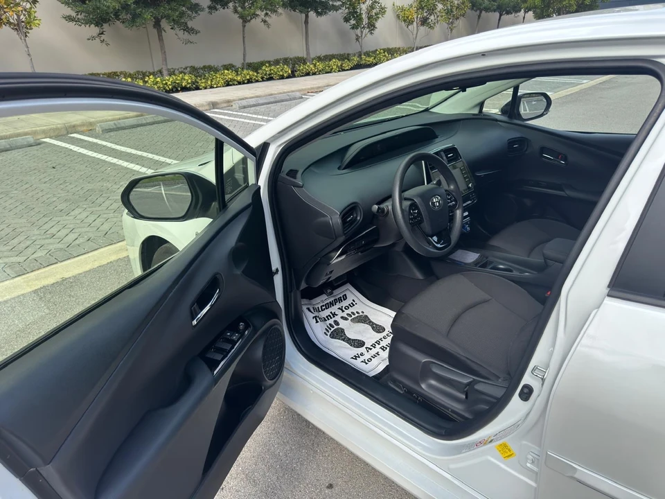 2022 Toyota Prius 4th Gen - Image 20 of 21