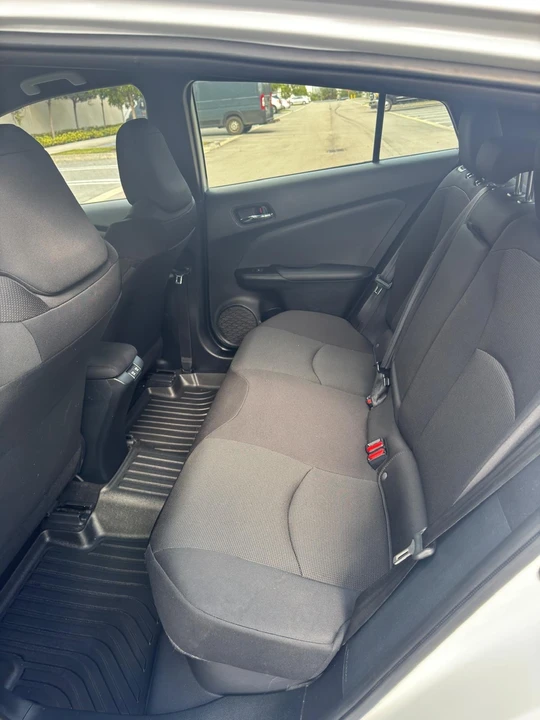 2022 Toyota Prius 4th Gen - Image 19 of 21