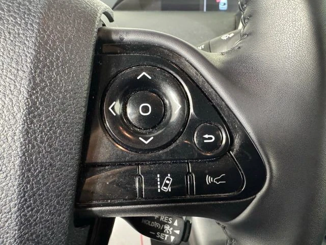 2022 Toyota Prius 4th Gen - Image 17 of 21