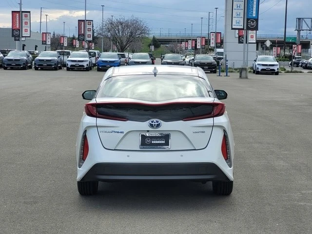 2022 Toyota Prius 4th Gen - Image 6 of 12