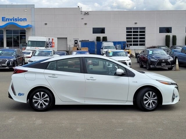2022 Toyota Prius 4th Gen - Image 4 of 12