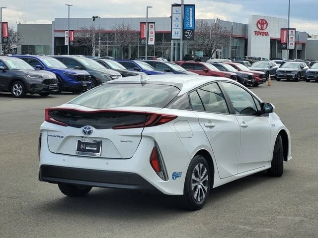 2022 Toyota Prius 4th Gen - Image 5 of 12