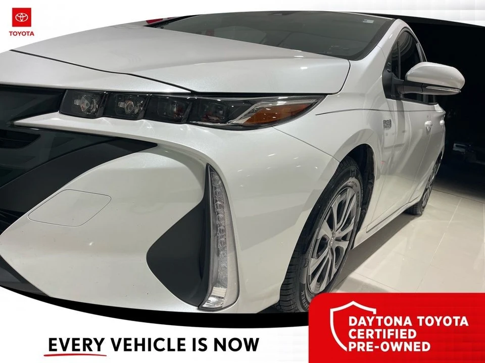 2022 Toyota Prius 4th Gen - Image 9 of 12