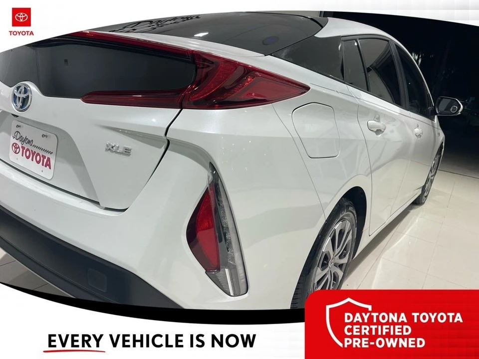 2022 Toyota Prius 4th Gen - Image 6 of 12