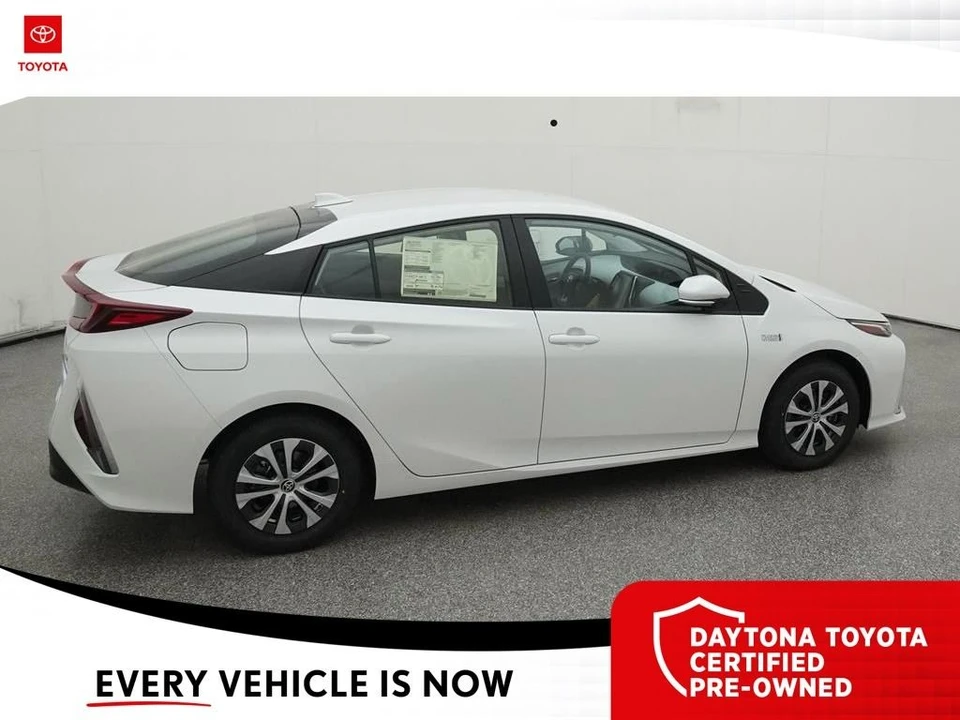 2022 Toyota Prius 4th Gen - Image 10 of 12