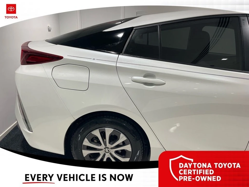 2022 Toyota Prius 4th Gen - Image 4 of 12