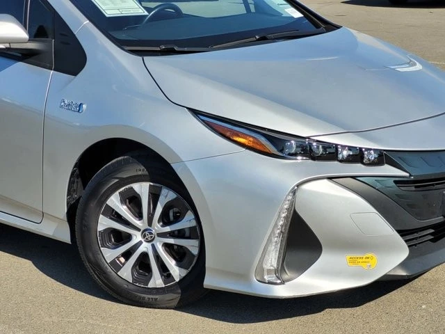 2022 Toyota Prius 4th Gen - Image 3 of 21