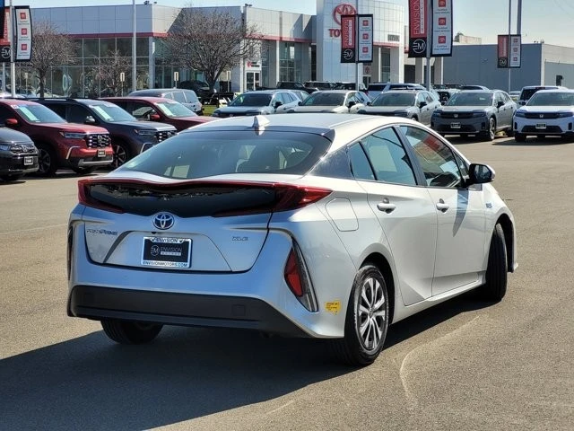 2022 Toyota Prius 4th Gen - Image 5 of 12
