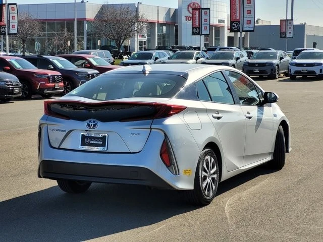 2022 Toyota Prius 4th Gen - Image 5 of 21