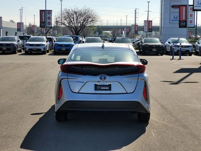 2022 Toyota Prius 4th Gen - Image 6 of 12