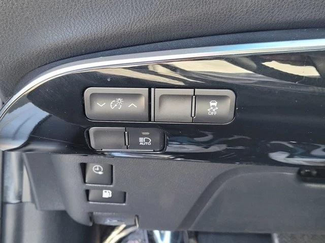 2022 Toyota Prius 4th Gen - Image 16 of 21