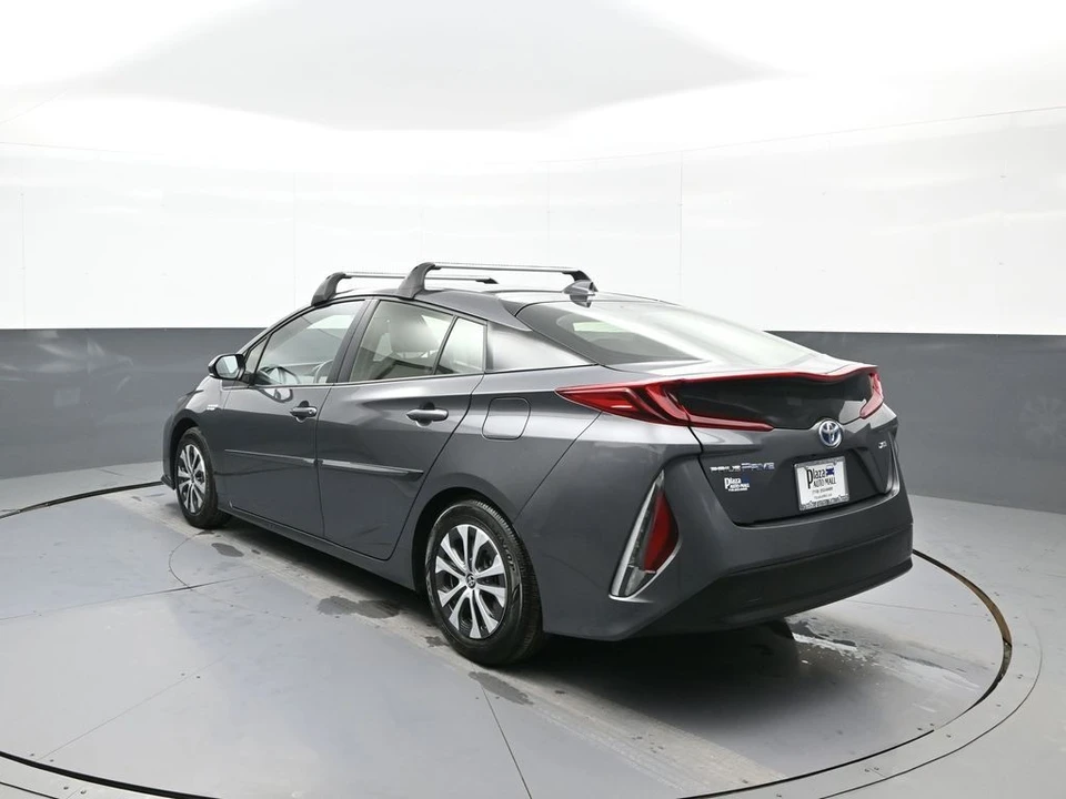 2022 Toyota Prius 4th Gen - Image 8 of 21